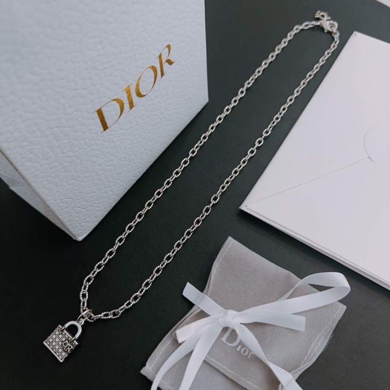 chr1st1an D10r necklaces